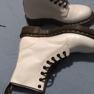 AirWait Martens Boots size 7